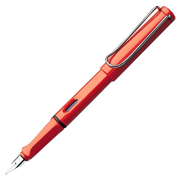 Safari Täytekynä Red ryhmässä Kynät / Fine Writing / Täytekynät @ Pen Store (101909_r)