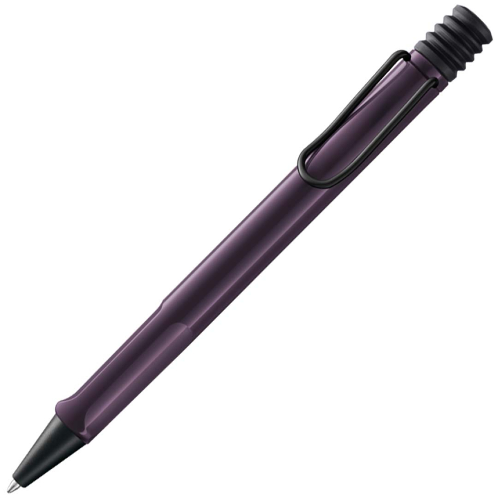 Safari Kuulakärkikynä Violet Blackberry ryhmässä Kynät / Fine Writing / Kuulakärkikynät @ Pen Store (131062)