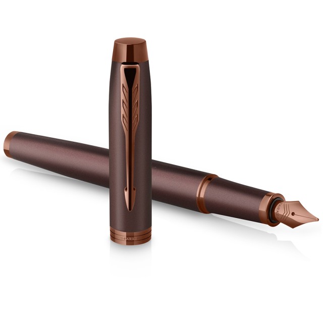 IM Monochrome Burgundy Fountain pen Medium  ryhmässä Kynät / Fine Writing / Täytekynät @ Pen Store (131991)