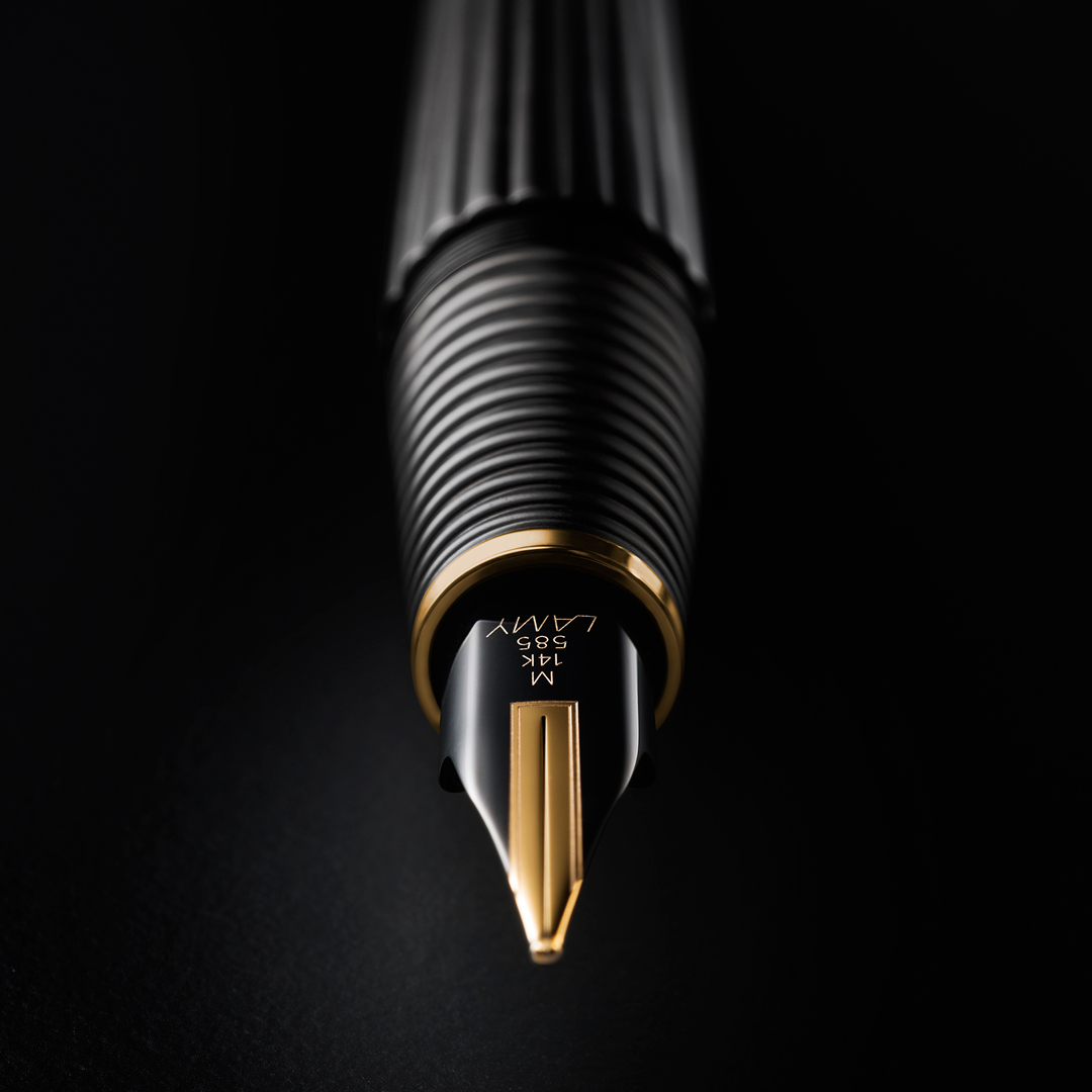 Imporium Black/Gold Fountain pen ryhmässä Kynät / Fine Writing / Lahjakynät @ Pen Store (101822_r)