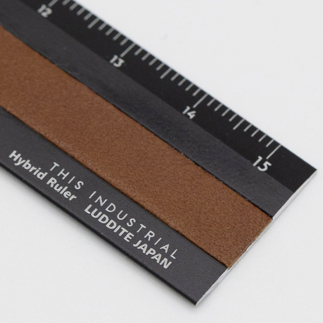 Viivain Alumiini/Nahka 15 cm Black/Camel