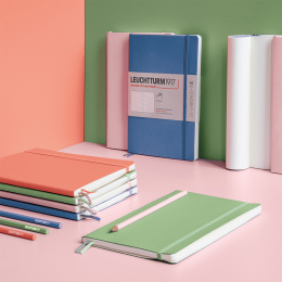 Notebook A5 Soft Cover Dotted ryhmässä Paperit ja Lehtiöt / Kirjoitus ja muistiinpanot / Muistikirjat @ Pen Store (100701_r)