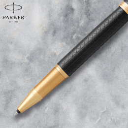 IM Premium Black/Gold Rollerball ryhmässä Kynät / Fine Writing / Rollerball-kynät @ Pen Store (112685)