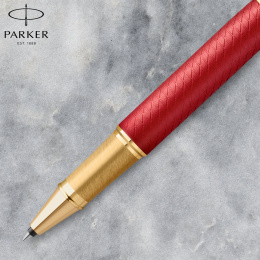 IM Premium Red/Gold Rollerball ryhmässä Kynät / Fine Writing / Rollerball-kynät @ Pen Store (112691)