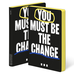 Notebook Graphic L - You Must Be The Change ryhmässä Paperit ja Lehtiöt / Kirjoitus ja muistiinpanot / Muistikirjat @ Pen Store (125440)