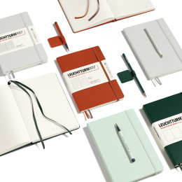 Notebook A5 Softcover Forest Green ryhmässä Paperit ja Lehtiöt / Kirjoitus ja muistiinpanot / Muistikirjat @ Pen Store (129439_r)
