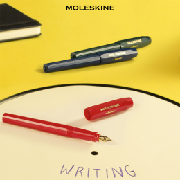 Kaweco x Moleskine Set Punainen ryhmässä Kynät / Fine Writing / Lahjakynät @ Pen Store (129836)
