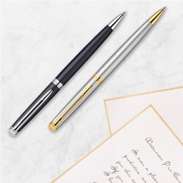 Hémisphère Black/Gold Kuulakärkikynä ryhmässä Kynät / Fine Writing / Kuulakärkikynät @ Pen Store (132012)