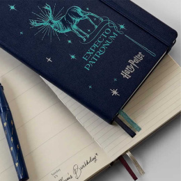 Hard Cover Notebook Large Harry Potter Expecto Patronum ryhmässä Paperit ja Lehtiöt / Kirjoitus ja muistiinpanot / Muistikirjat @ Pen Store (132483)