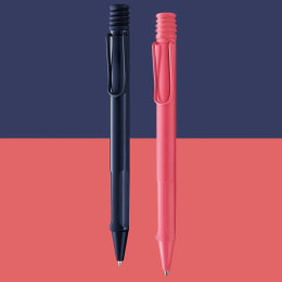 Safari Kuulakärkikynä Dark Dusk ryhmässä Kynät / Fine Writing / Kuulakärkikynät @ Pen Store (135234)