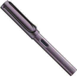 AL-star Täytekynä Aubergine Medium ryhmässä Kynät / Fine Writing / Täytekynät @ Pen Store (135238)