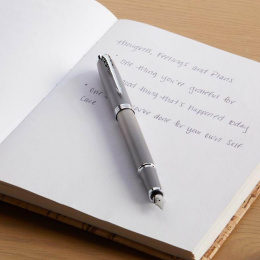 IM Rituals Gradient Grey/Chrome Täytekynä ryhmässä Kynät / Fine Writing / Täytekynät @ Pen Store (135487_r)