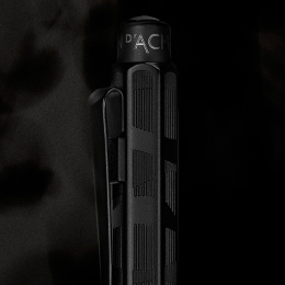 Ecridor Black Lines Set Kuulakärkikynä ja Nahkakotelo ryhmässä Kynät / Fine Writing / Kuulakärkikynät @ Pen Store (135641)