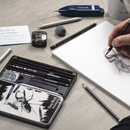 Deep Black piirustussetti 10 osaa ryhmässä Taiteilijatarvikkeet / Liidut ja lyijyt / Hiilikynät ja hiilet @ Pen Store (135646)