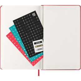 Kalenteri 12M Daily 2026 Hardcover Large Red ryhmässä Paperit ja Lehtiöt / Kalenterit / 12 kk kalenterit @ Pen Store (136084)