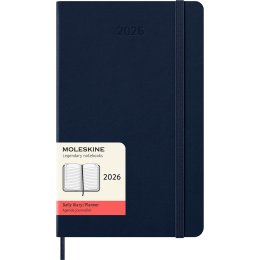 Kalenteri 12M Daily 2026 Hardcover Large Sapphire Blue ryhmässä Paperit ja Lehtiöt / Kalenterit / 12 kk kalenterit @ Pen Store (136086)
