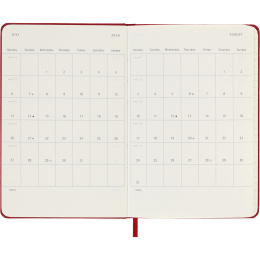 Kalenteri 12M Daily 2026 Hardcover Pocket Red ryhmässä Paperit ja Lehtiöt / Kalenterit / 12 kk kalenterit @ Pen Store (136093)