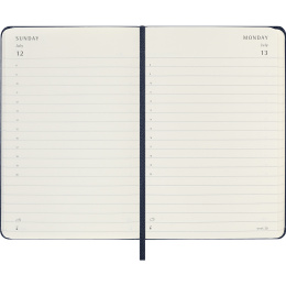 Kalenteri 12M Daily 2026 Hardcover Pocket Sapphire Blue ryhmässä Paperit ja Lehtiöt / Kalenterit / 12 kk kalenterit @ Pen Store (136095)