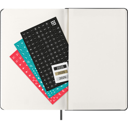 Kalenteri 12M Weekly Horizontal 2026 Hardcover Large Black ryhmässä Paperit ja Lehtiöt / Kalenterit / 12 kk kalenterit @ Pen Store (136106)