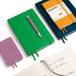 Kalenteri Weekly Planner 2026 A5 Deep Sea ryhmässä Paperit ja Lehtiöt / Kalenterit / 12 kk kalenterit @ Pen Store (136257)