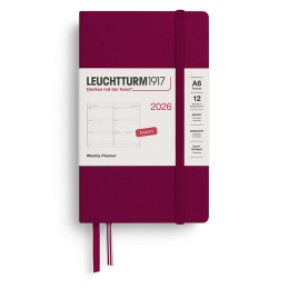 Kalenteri Weekly Planner 2026 A6 Port Red ryhmässä Paperit ja Lehtiöt / Kalenterit / 12 kk kalenterit @ Pen Store (136261)