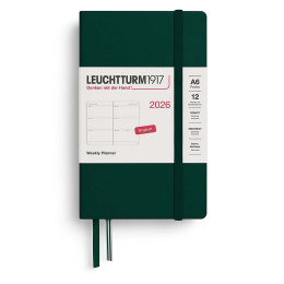 Kalenteri Weekly Planner 2026 A6 Forest Green ryhmässä Paperit ja Lehtiöt / Kalenterit / 12 kk kalenterit @ Pen Store (136264)