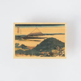 Postikortti Hinoki-puusta – Hokusai ”Views of Mount Fuji” 6 sarja B ryhmässä Askartelu ja Harrastus / Lomat ja vuodenajat / Kortit ja kirjekuoret @ Pen Store (136593)