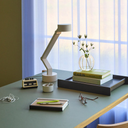 Verve Työpöytävalaisin Vaaleanharmaa ryhmässä Askartelu ja Harrastus / Harrastustarvikkeet / Valaisimet @ Pen Store (136667)