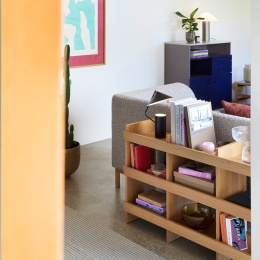 Sen Pöytävalaisin Musta ryhmässä Askartelu ja Harrastus / Harrastustarvikkeet / Valaisimet @ Pen Store (136671)