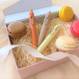 Kuulakärkikynä One P Peach Milk ryhmässä Kynät / Fine Writing / Kuulakärkikynät @ Pen Store (137067)