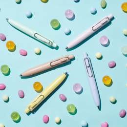 Kuulakärkikynä One P Peach Milk ryhmässä Kynät / Fine Writing / Kuulakärkikynät @ Pen Store (137067)