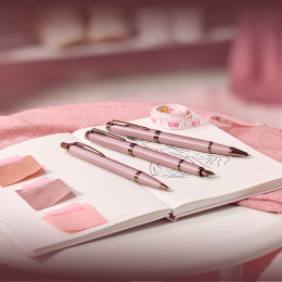IM Finishing Touch Mauve Täytekynä ryhmässä Kynät / Fine Writing / Täytekynät @ Pen Store (137377_r)