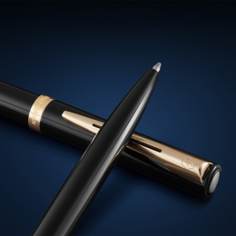 Impression Black/Gold Kuulakärkikynä ryhmässä Kynät / Fine Writing / Kuulakärkikynät @ Pen Store (137394)