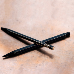 Classic Revolve Kuulakärkikynä Black ryhmässä Kynät / Fine Writing / Kuulakärkikynät @ Pen Store (137415)