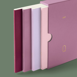 Kalenteri Quarterly Planner 2027 Shades of Green ryhmässä Paperit ja Lehtiöt / Kalenterit / 12 kk kalenterit @ Pen Store (137525)