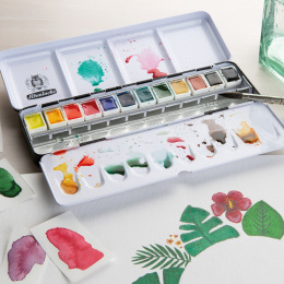 Akademie Akvarelli Half Pans 12-setti + 12 tyhjät ryhmässä Taiteilijatarvikkeet / Taiteilijavärit / Akvarellivärit / Akvarellinapit @ Pen Store (137801)