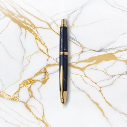 Capless Täytekynä Limited Edition 2026 Golden Journey ryhmässä Kynät / Fine Writing / Täytekynät @ Pen Store (138176_r)
