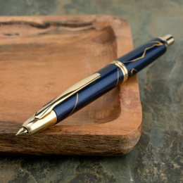 Capless Täytekynä Limited Edition 2026 Golden Journey ryhmässä Kynät / Fine Writing / Täytekynät @ Pen Store (138176_r)