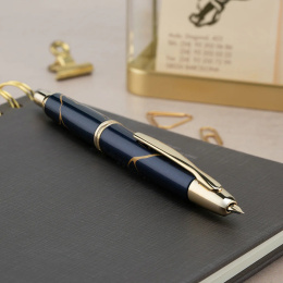 Capless Täytekynä Limited Edition 2026 Golden Journey ryhmässä Kynät / Fine Writing / Täytekynät @ Pen Store (138176_r)