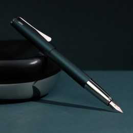 Studio Petrol Täytekynä ryhmässä Kynät / Fine Writing / Täytekynät @ Pen Store (138244_r)