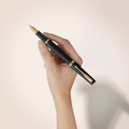 Meridian Matte Black/Chrome Täytekynä  ryhmässä Kynät / Fine Writing / Täytekynät @ Pen Store (138295_r)