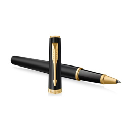 Meridian Matte Black/Gold Rollerball ryhmässä Kynät / Fine Writing / Rollerball-kynät @ Pen Store (138301)