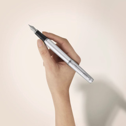 Meridian Chrome Täytekynä  ryhmässä Kynät / Fine Writing / Luksuskynät @ Pen Store (138307_r)