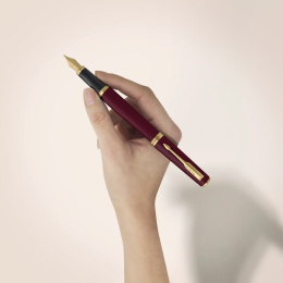 Meridian Red/Gold Täytekynä  ryhmässä Kynät / Fine Writing / Luksuskynät @ Pen Store (138315_r)