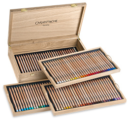 Luminance 6901 100 väriä Puulaatikko ryhmässä Kynät / Taiteilijakynät / Värikynät @ Pen Store (138427)